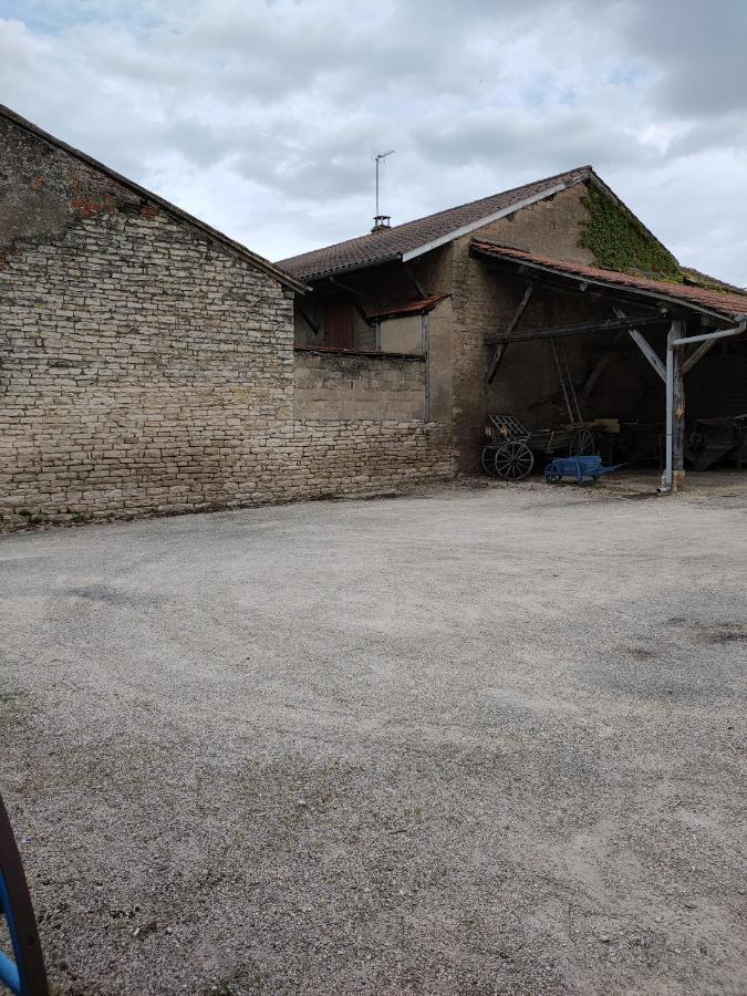Bed and Breakfast La Ferme Du Grand Faubourg Pont-de-Vaux Exterior foto