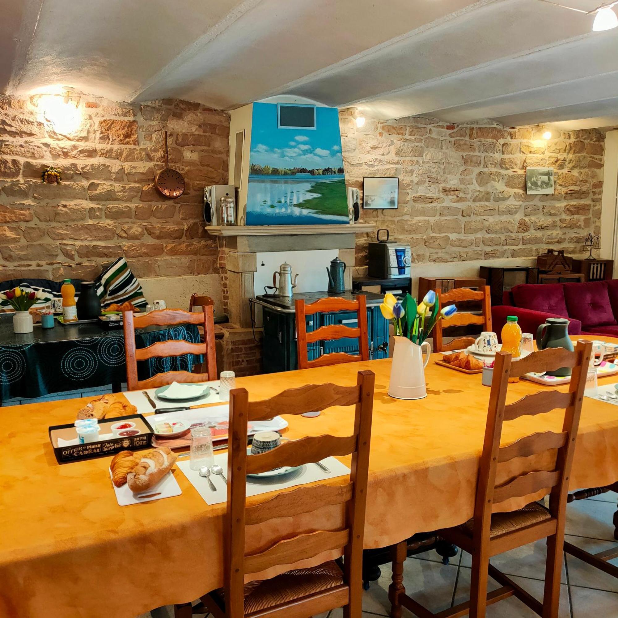 Bed and Breakfast La Ferme Du Grand Faubourg Pont-de-Vaux Exterior foto
