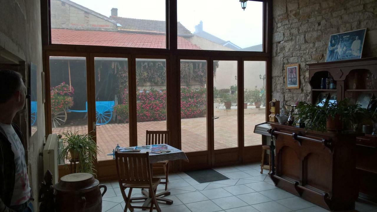 Bed and Breakfast La Ferme Du Grand Faubourg Pont-de-Vaux Exterior foto