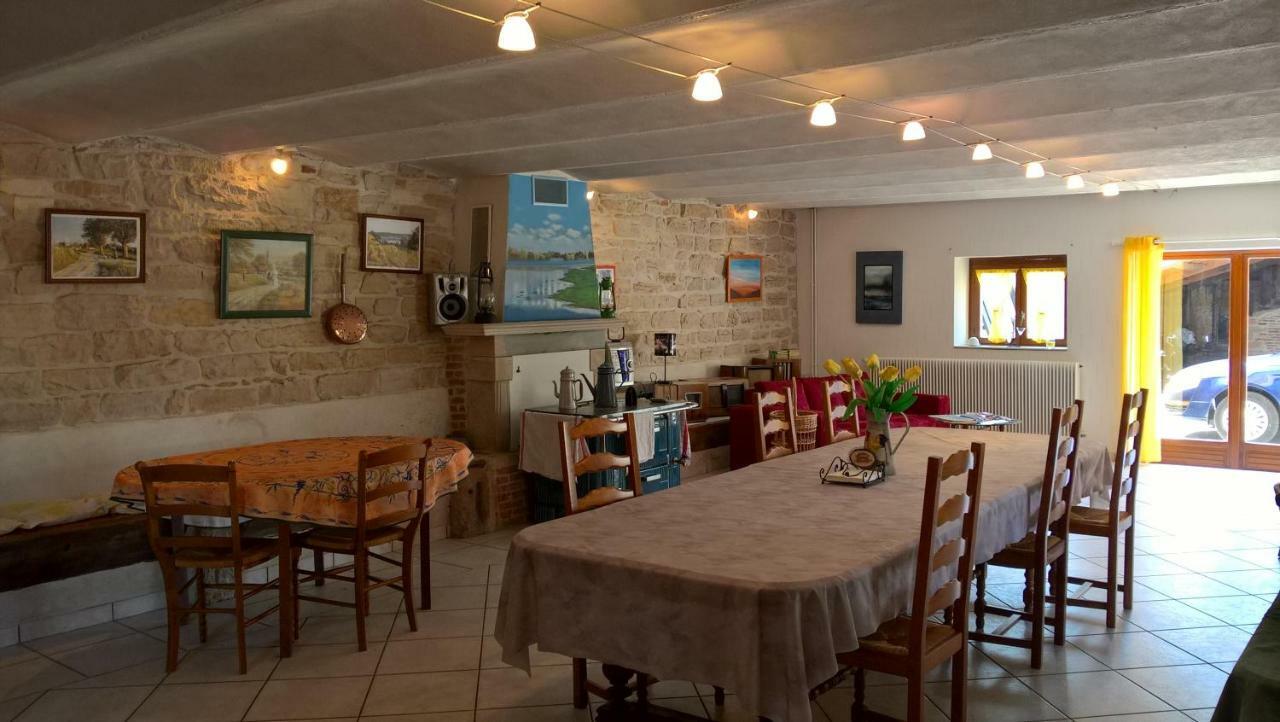 Bed and Breakfast La Ferme Du Grand Faubourg Pont-de-Vaux Exterior foto